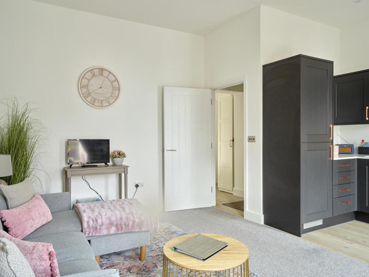 Curb Properties - Super 2 Bed Apartment 5 Min From Town Centre Челтнъм Екстериор снимка
