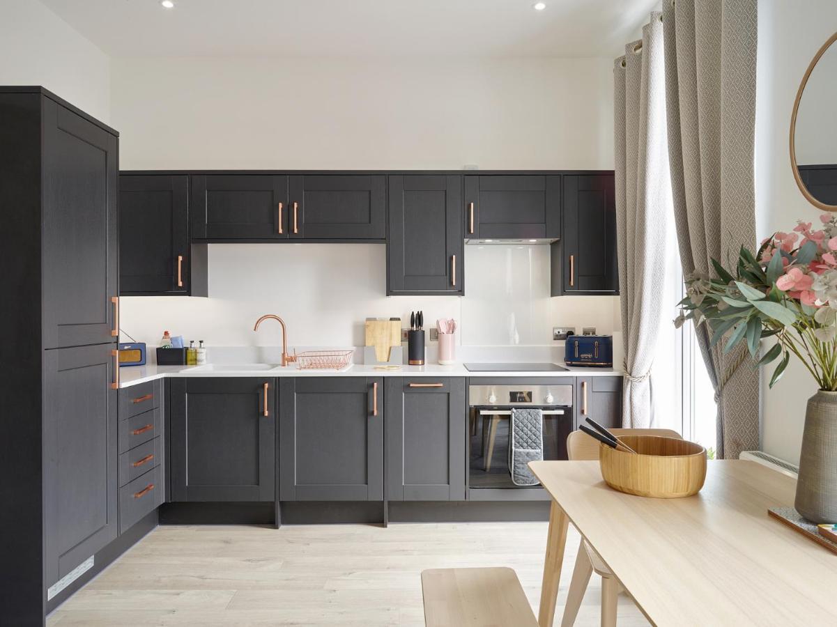 Curb Properties - Super 2 Bed Apartment 5 Min From Town Centre Челтнъм Екстериор снимка