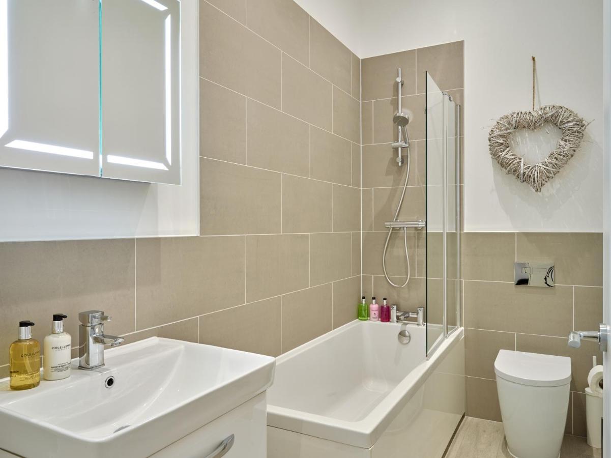 Curb Properties - Super 2 Bed Apartment 5 Min From Town Centre Челтнъм Екстериор снимка